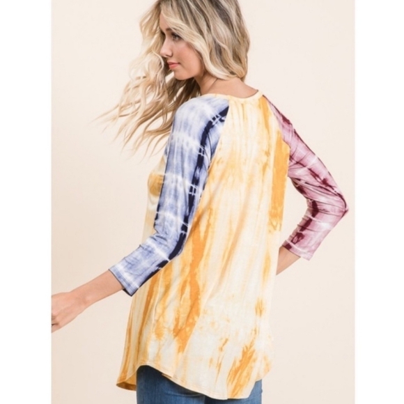 Tri Colored Tie Dye 3/4 Sleeved Tunic Top - Picture 7 of 13